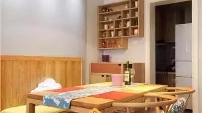 低预算小户型餐厅翻新｜花5000块，魔都老房挤出温馨用餐区